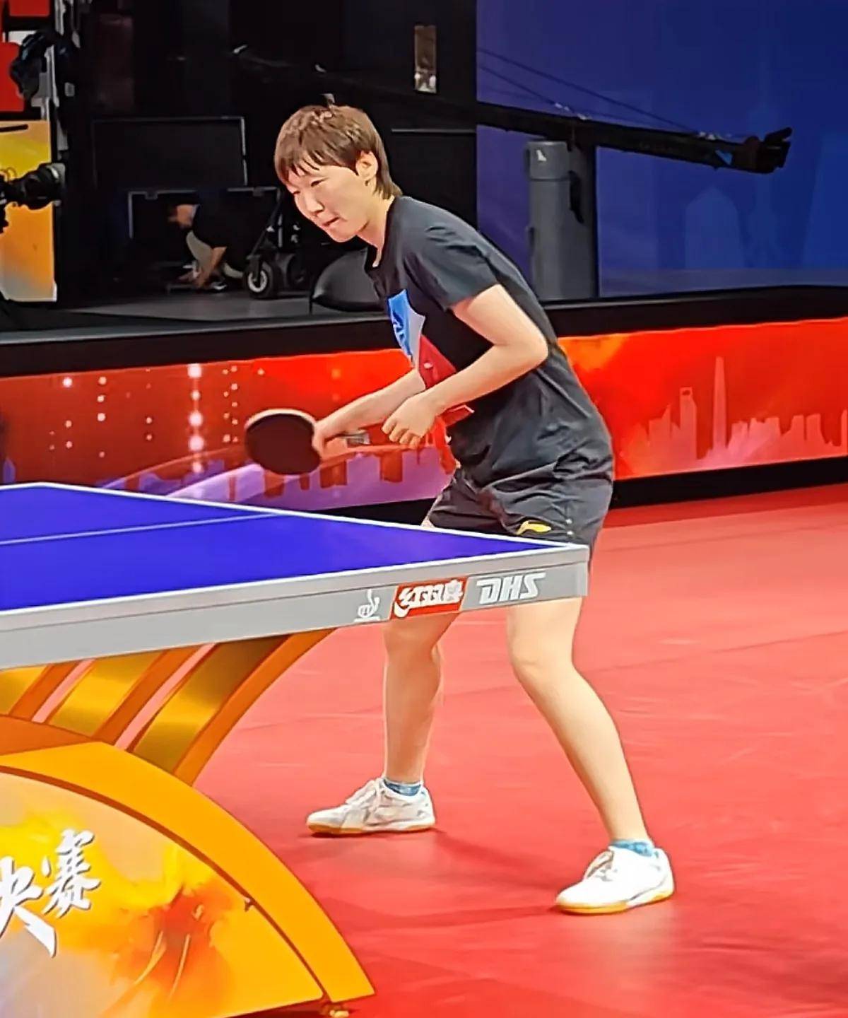 球队训练：严谨训练赛前状态亮眼