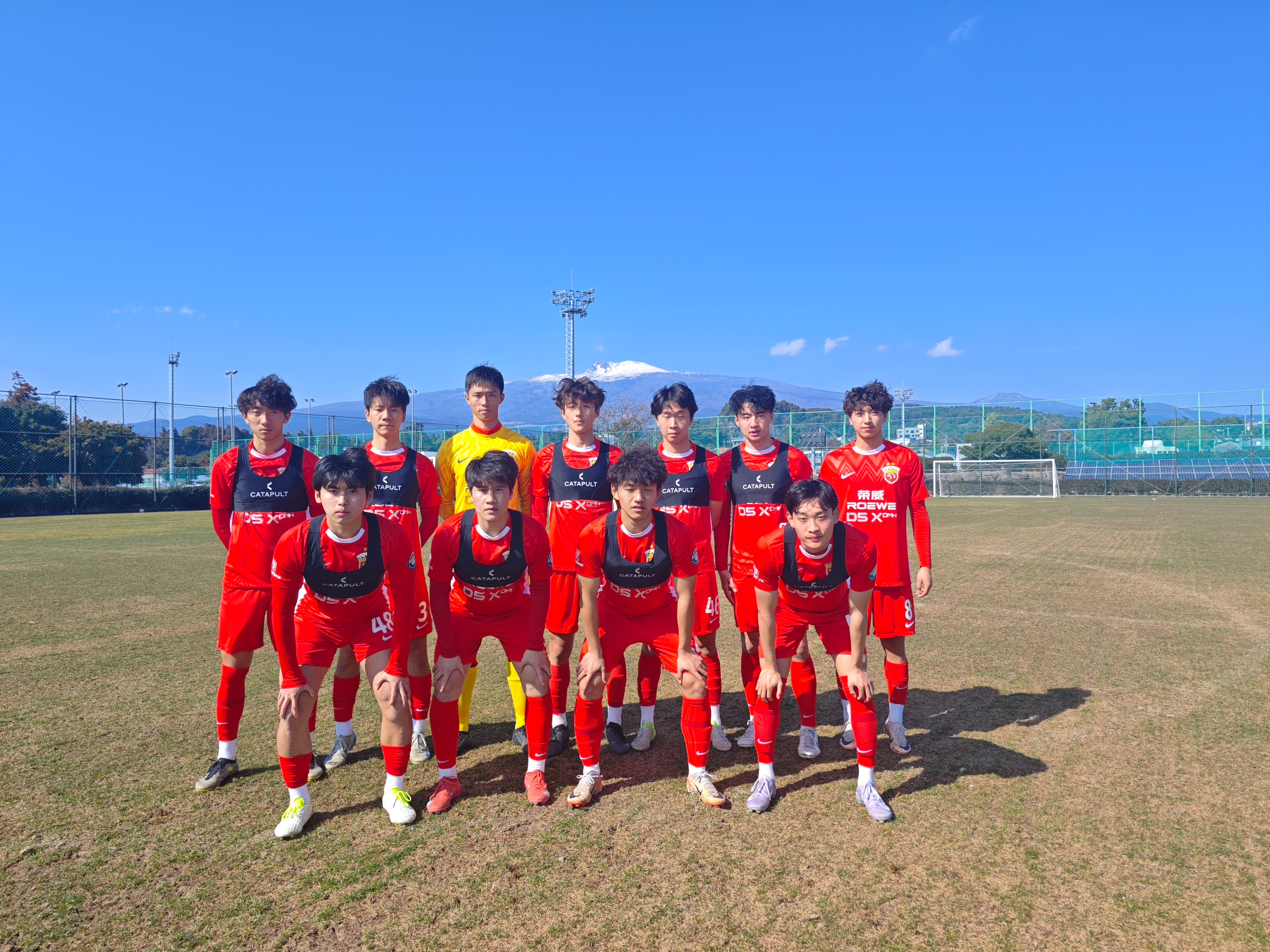 球队训练：严谨训练赛前状态亮眼