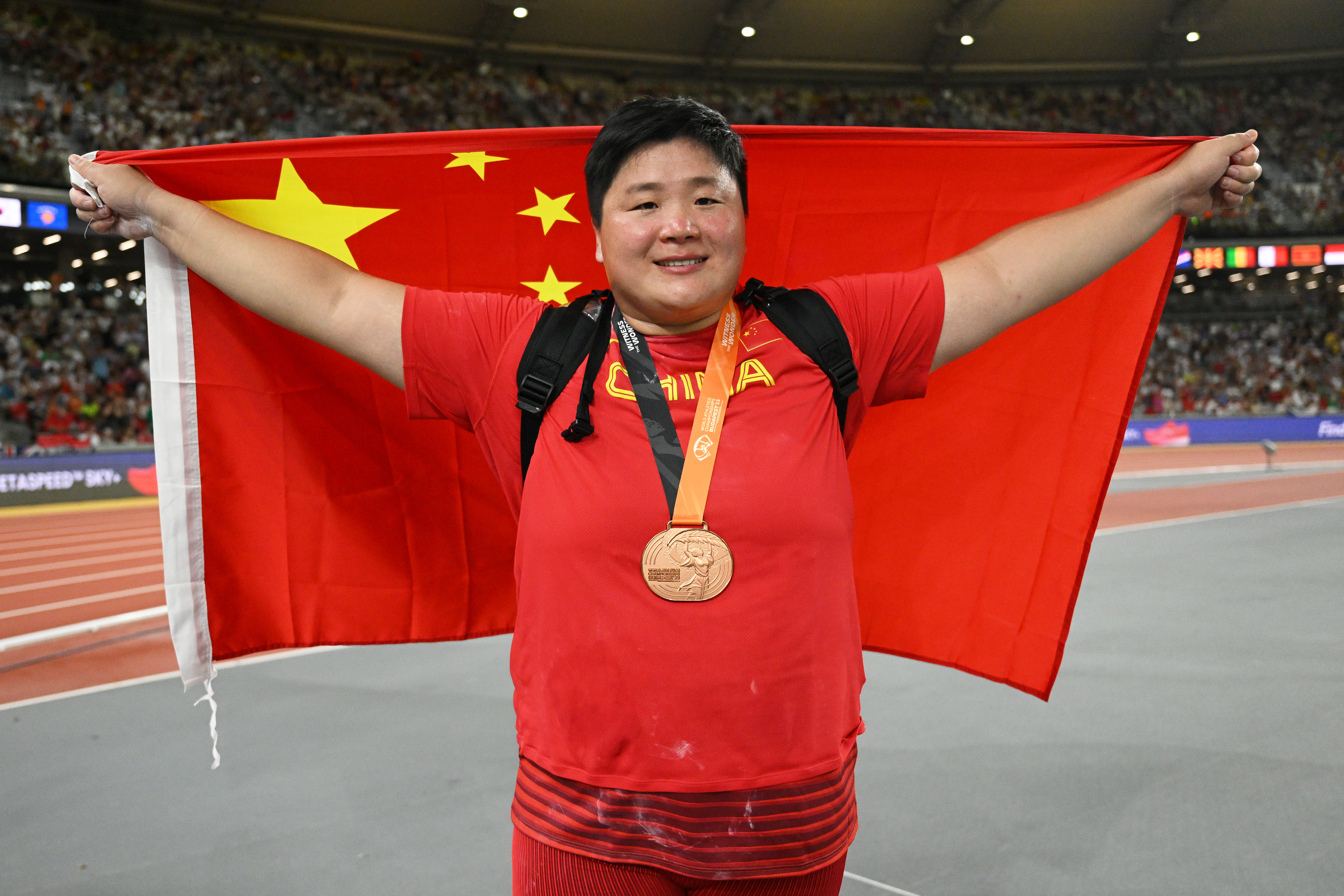 乌克兰田径选手表现出色，登上领奖台